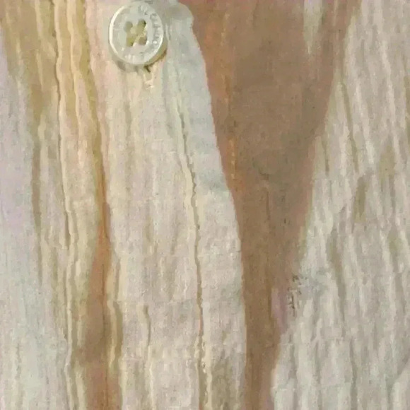 Liz Claiborne Women’s Button Down Lightweight Blouse. Size XL. Light Yellow. - Picture 6 of 7